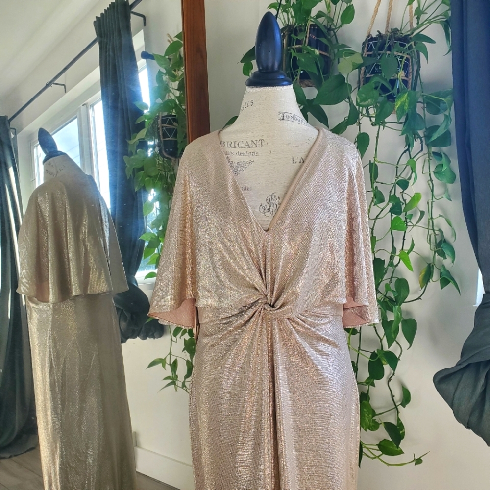 RALPH LAUREN | Gold Champagne Foil Print Jersey Cape Gown (Size 14) - Picture 6 of 15
